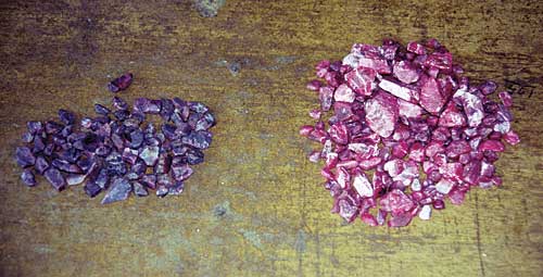 Figure 4. Mong Hsu ruby before and after heat treatment Mong Hsu ruby before (left) and after (right) heat treatment. This clearly shows that most Mong Hsu ruby is not a viable gem without heat treatment. Photo: R.W. Hughes