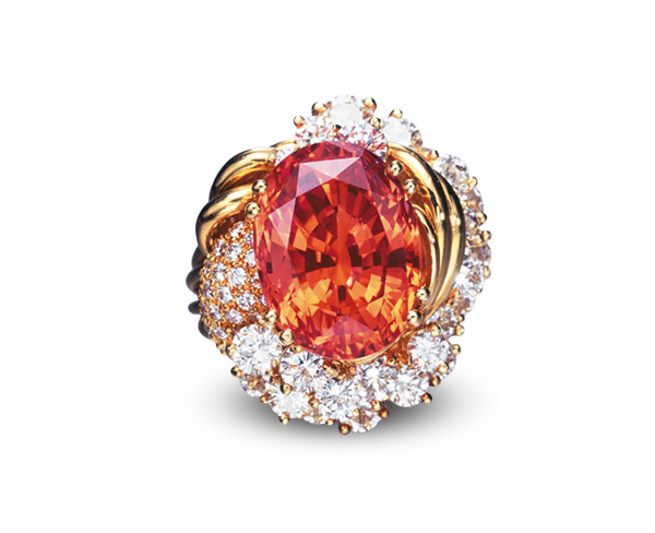 The above stone is a fine example of a padparadscha sapphire. Weighing 20.84 ct, it sold in 2005 for US$374,400. Photo © Christie's