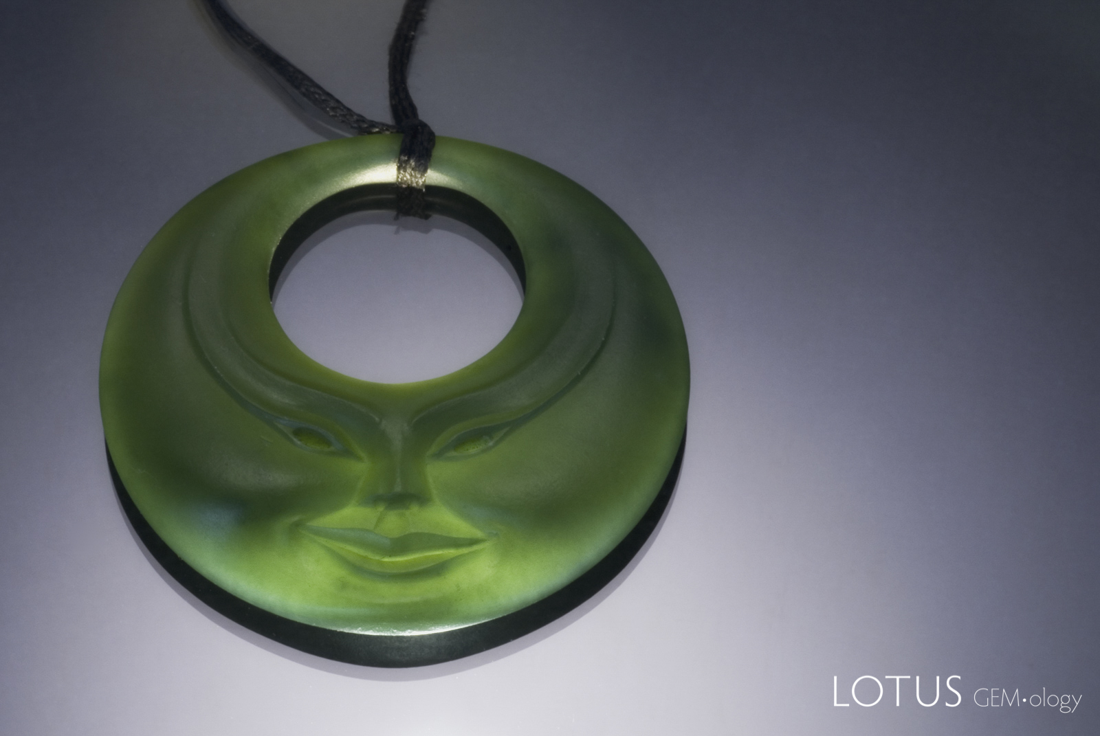 Donn Salt is considered by many to be the top jade carver in New Zealand. This piece, purchased by the author in Auckland, is an example of his work. Photo: Wimon Manorotkul